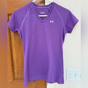 Under armor women’s purple V-neck short sleeve T-shirt
